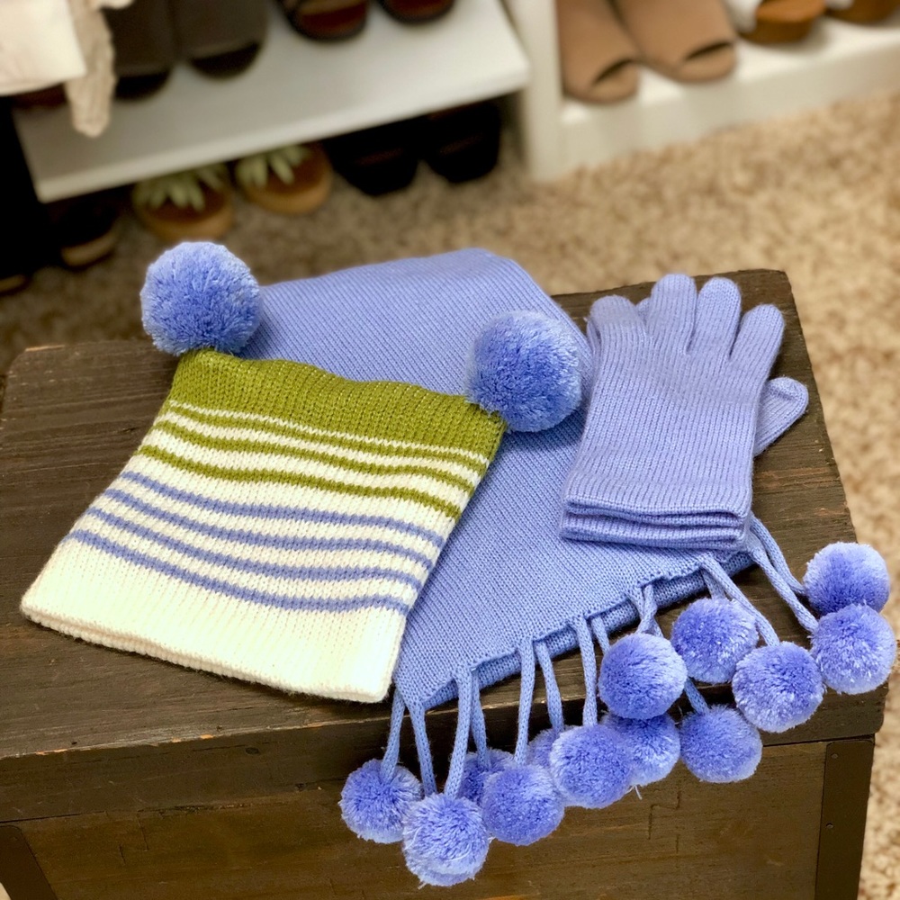 Cute Winter Set! Includes Scarf,hat, and gloves